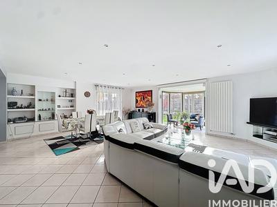 Maison - 194 m² - 7 pièces