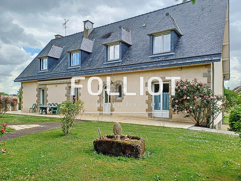 Maison - 235 m² - 7 pièces