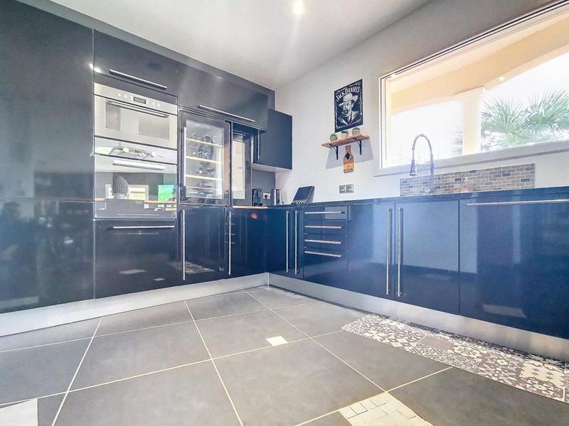 Villa - 150 m² - 4 pièces