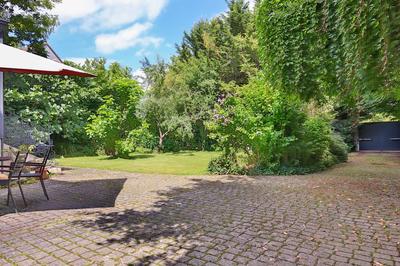 Maison - 330 m² - 10 pièces