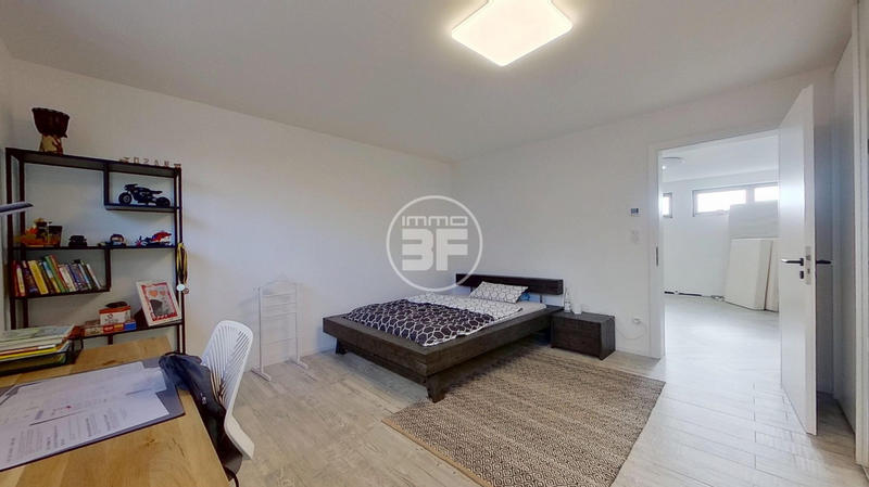 Maison - 215 m² - 6 pièces