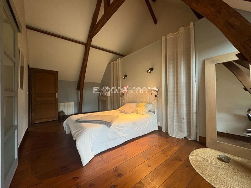 Maison - 233 m² - 6 pièces