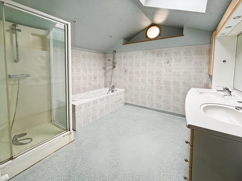 Appartement - 98 m² - 4 pièces