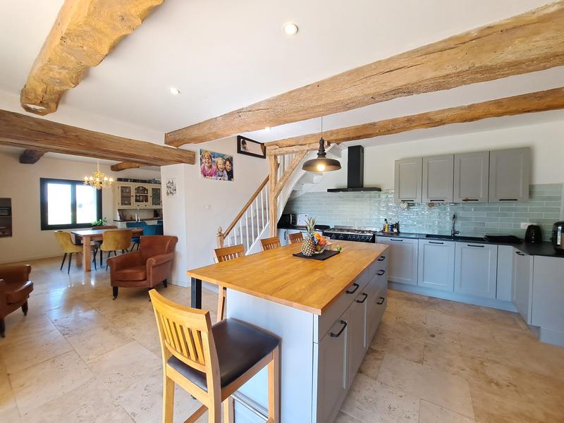 Maison - 198 m² - 7 pièces