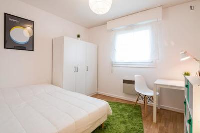Chambre - 10 m² - 4 pièces
