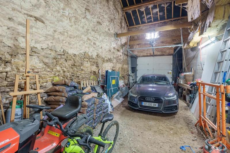 Maison - 335 m² - 11 pièces