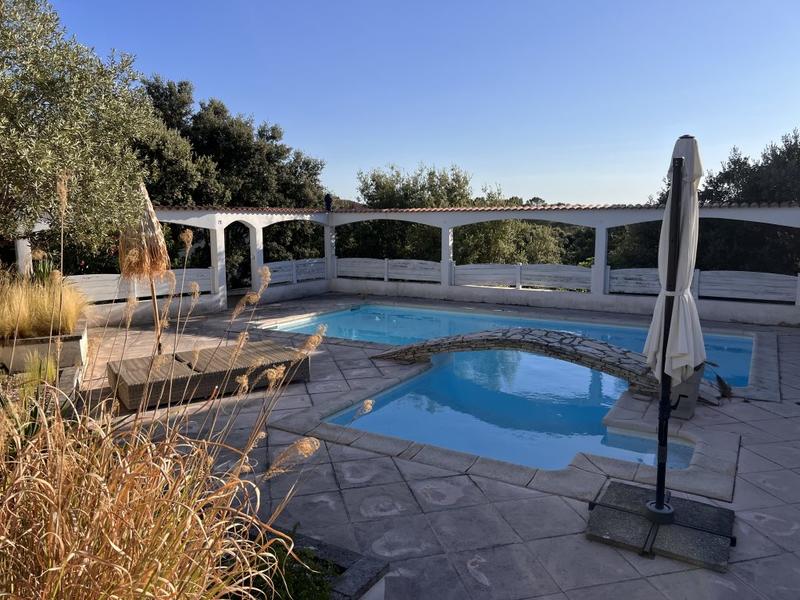 Maison - 160 m² - 5 pièces