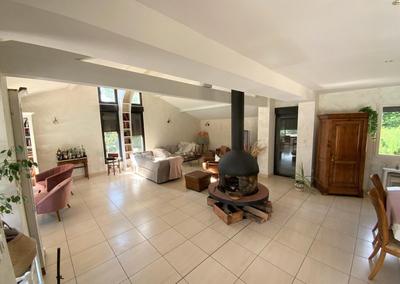 Maison - 225 m² - 7 pièces