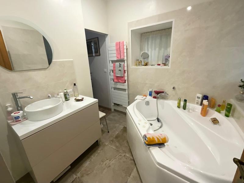 Maison - 185 m² - 6 pièces