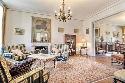 Maison - 200 m² - 7 pièces