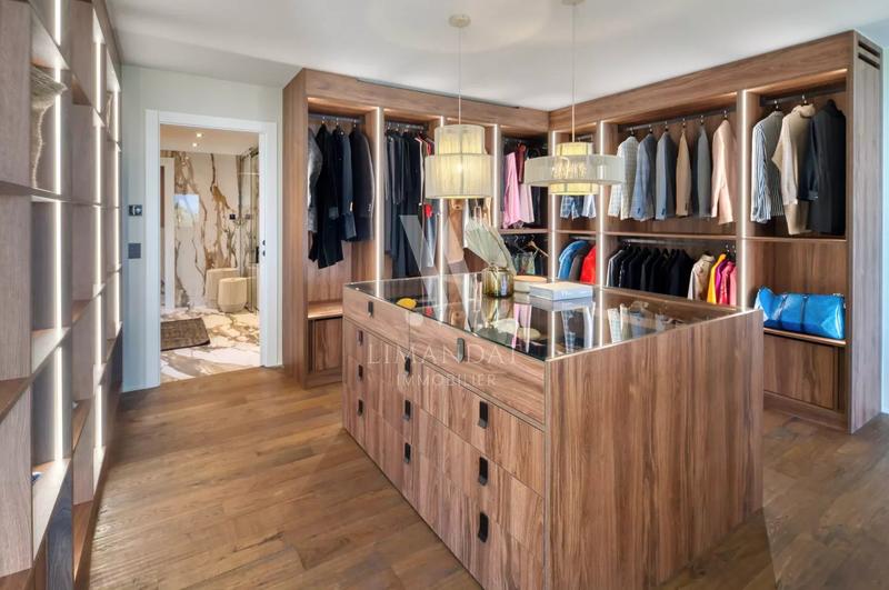 Villa - 286 m² - 6 pièces