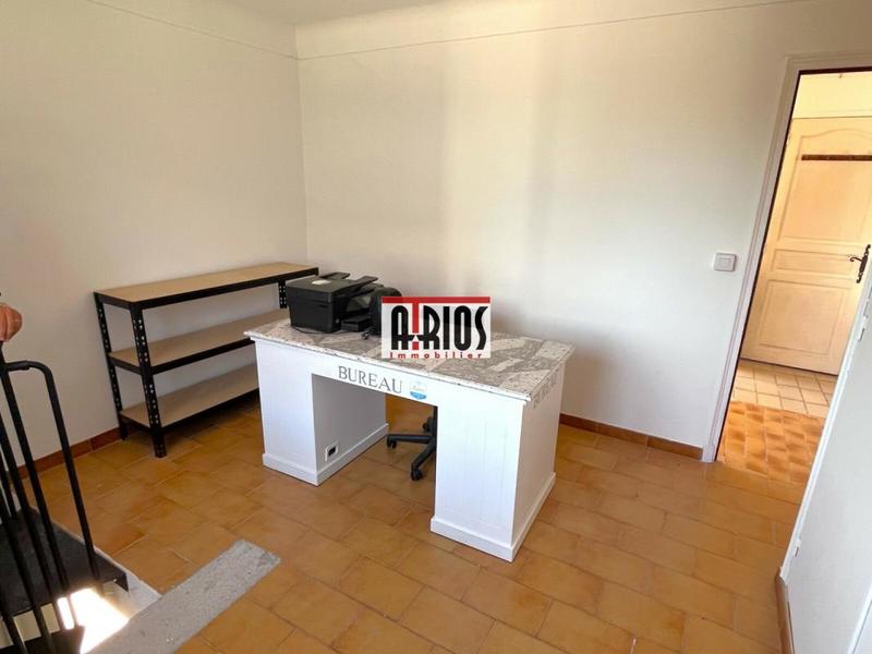 Local d'activité / Entrepôt - 169 m²