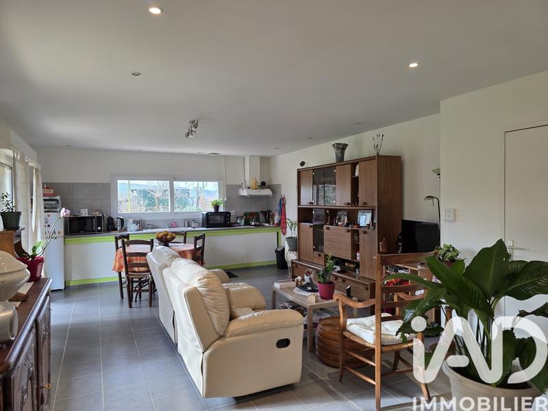 Maison - 290 m² - 9 pièces