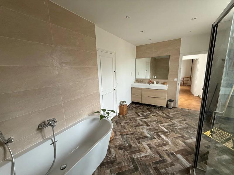 Maison - 180 m² - 6 pièces