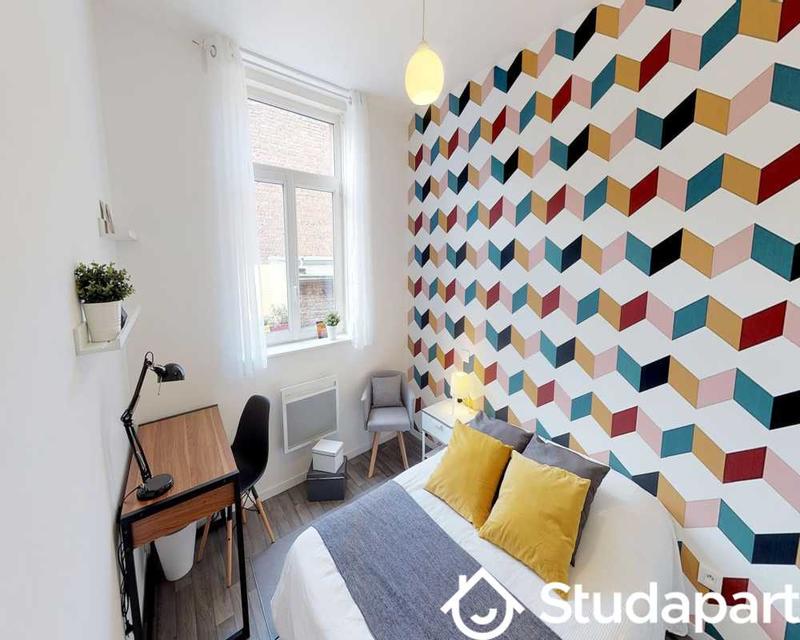 Chambre - 80 m² - 1 pièce