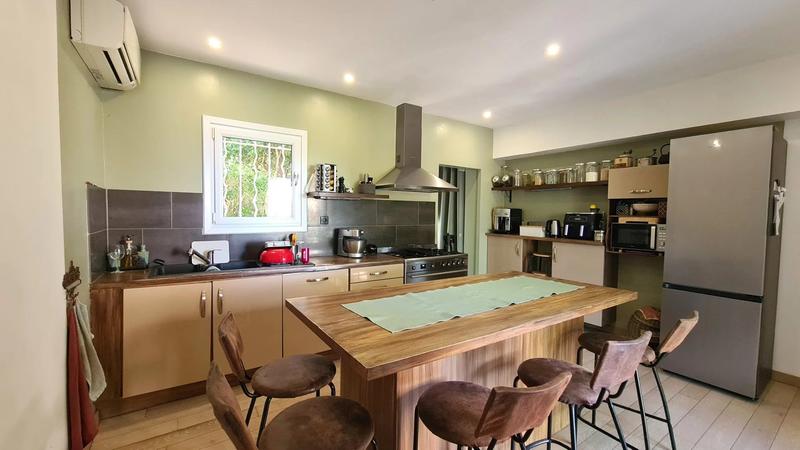 Villa - 208 m² - 8 pièces