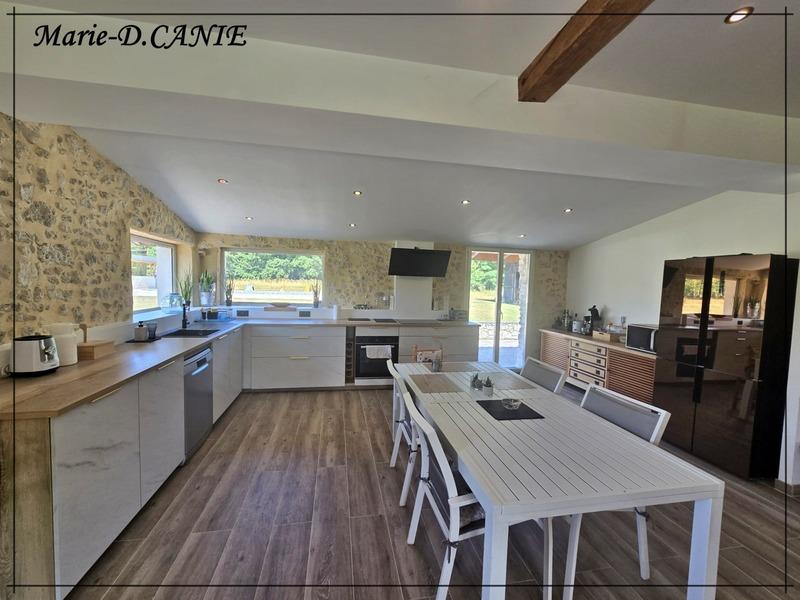 Maison - 160 m² - 6 pièces