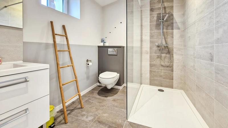 Propriété - 225 m² - 8 pièces