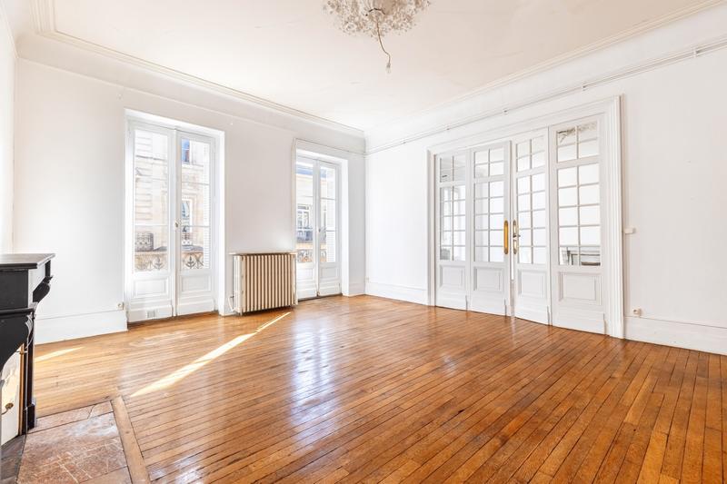 Appartement - 211 m² - 6 pièces