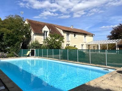 Maison ancienne - 266 m² - 9 pièces