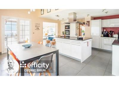 Villa - 337 m² - 10 pièces