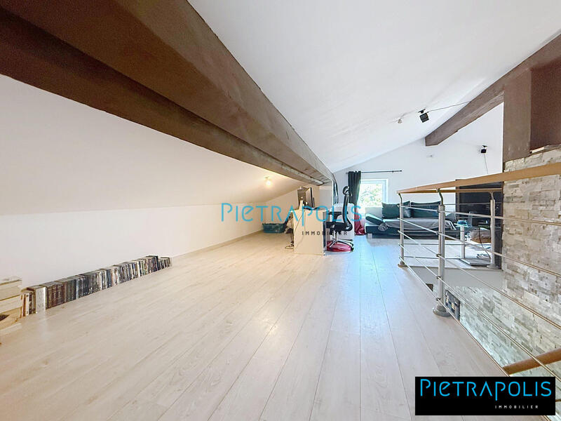 Duplex - 111 m² - 4 pièces