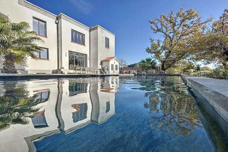 Villa - 324 m² - 6 pièces