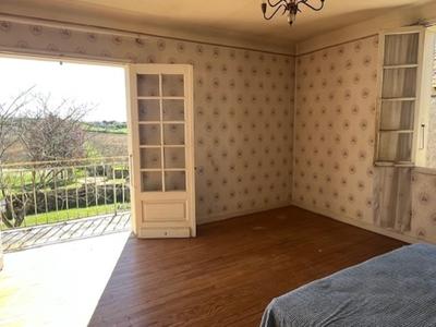 Maison - 216 m² - 8 pièces