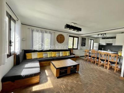 Maison - 180 m² - 9 pièces