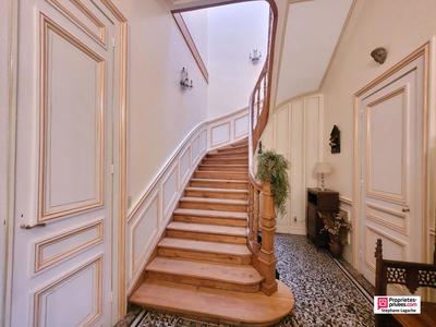 Demeure - 360 m² - 12 pièces