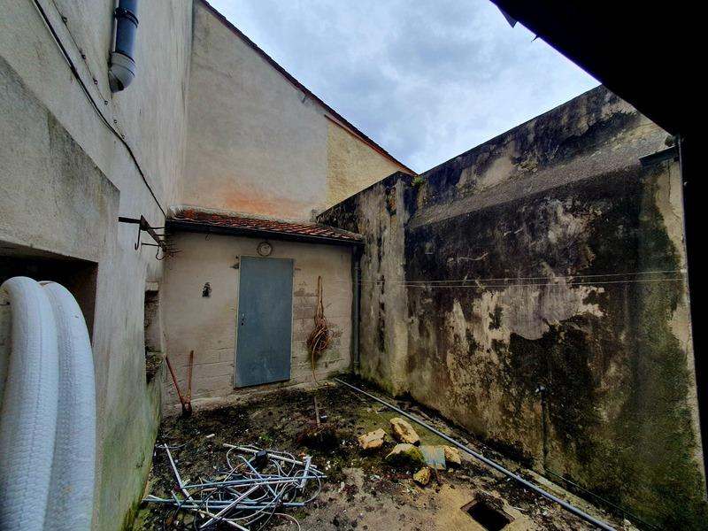 Maison - 185 m² - 9 pièces