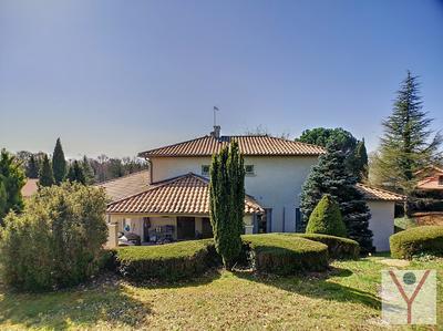 Maison - 258 m² - 7 pièces