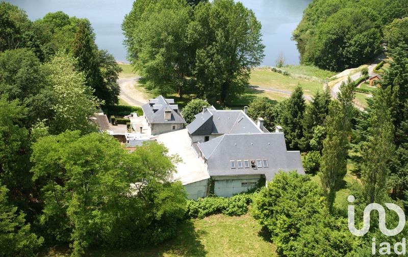 Maison - 900 m² - 7 pièces