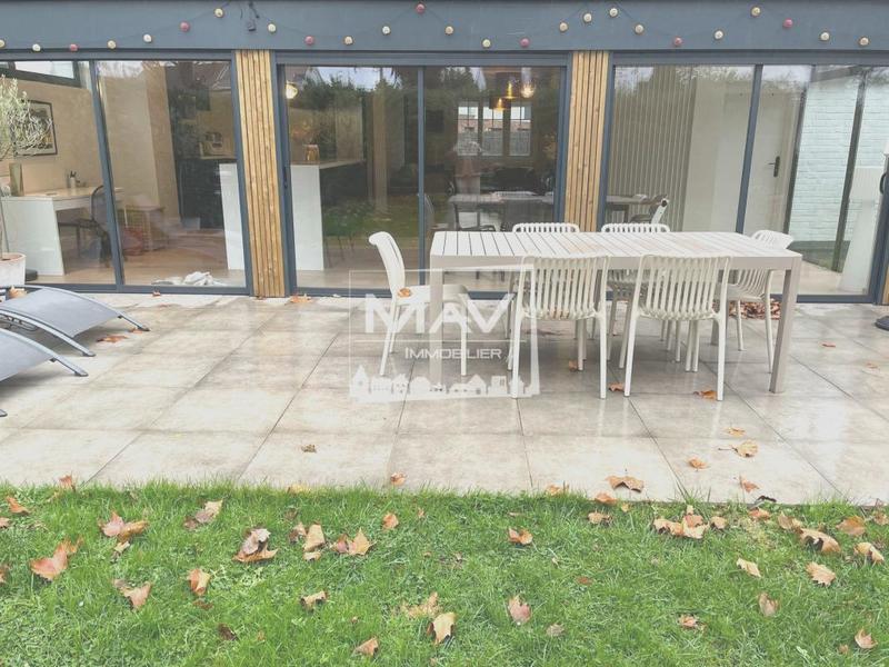 Maison - 121 m² - 5 pièces