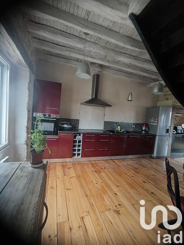 Maison - 230 m² - 8 pièces