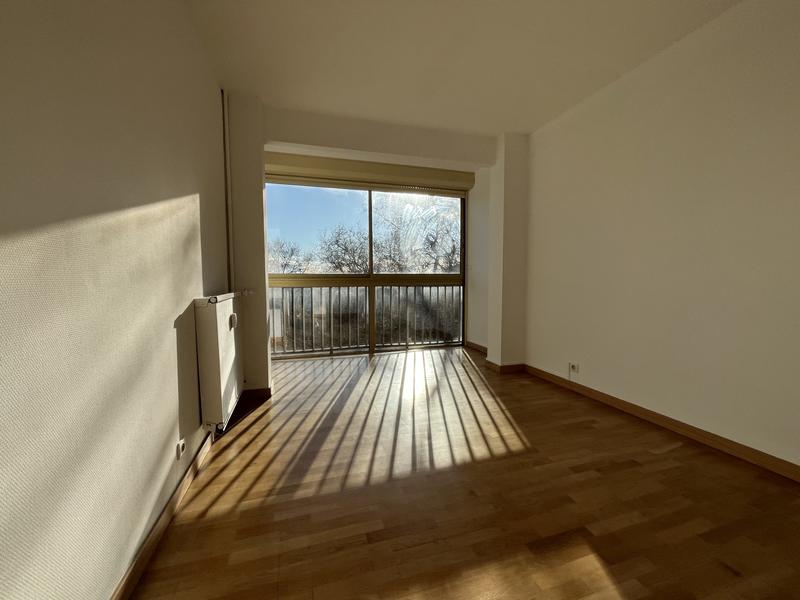 Appartement - 100 m² - 5 pièces