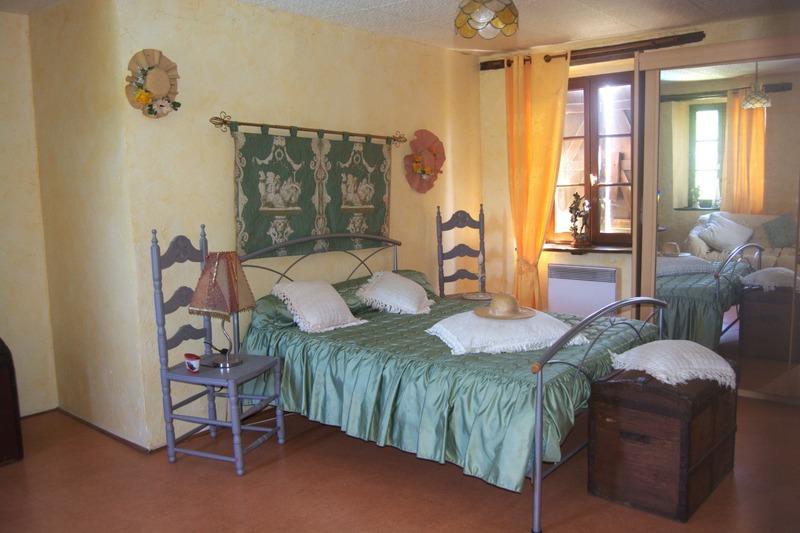 Maison - 270 m² - 6 pièces