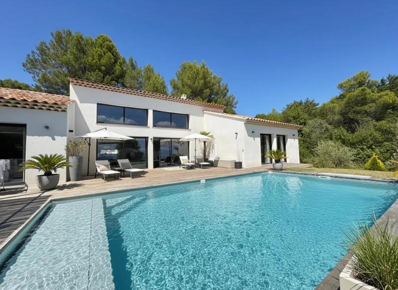 Maison - 187 m² - 7 pièces