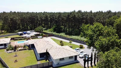 Maison - 180 m² - 6 pièces