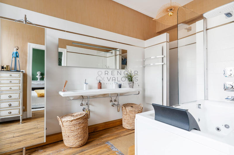 Appartement - 148 m² - 6 pièces