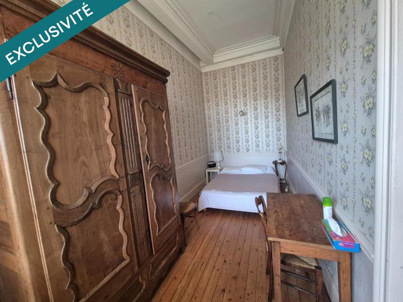 Appartement - 211 m² - 10 pièces