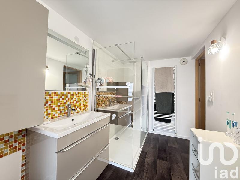 Maison - 300 m² - 8 pièces