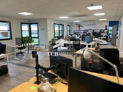 Bureau - 180 m²