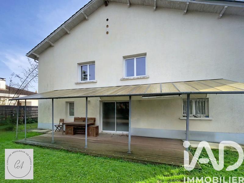 Maison - 260 m² - 8 pièces