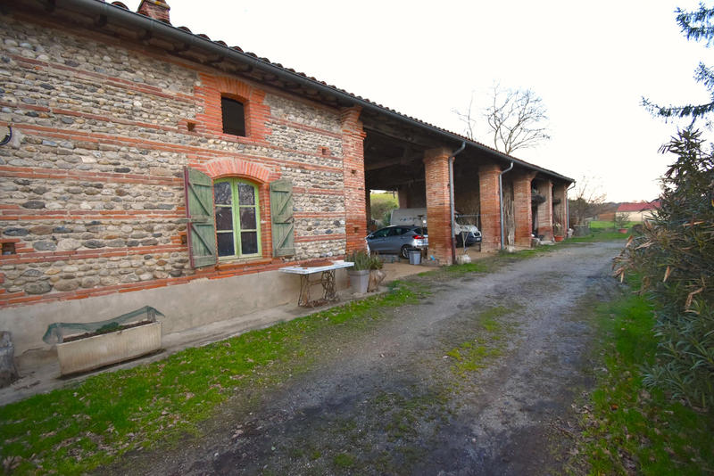 Maison - 379 m² - 13 pièces