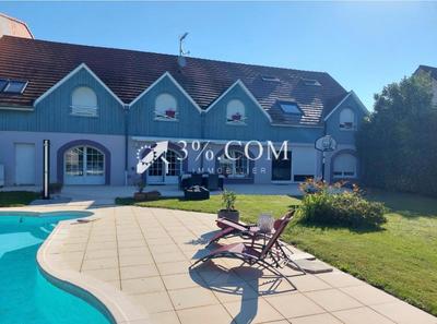 Demeure - 360 m² - 8 pièces