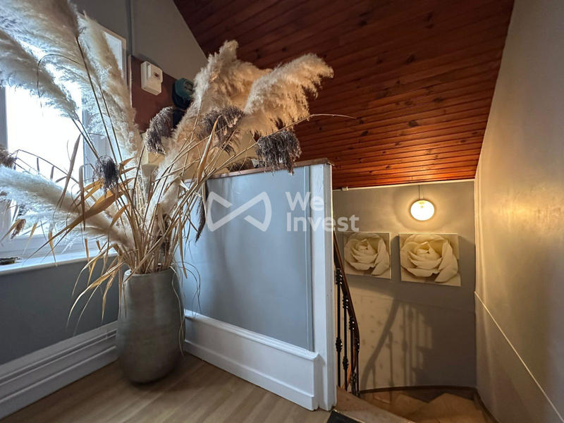 Maison - 247 m² - 10 pièces