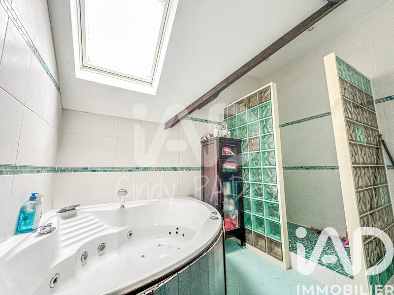 Maison - 310 m² - 12 pièces