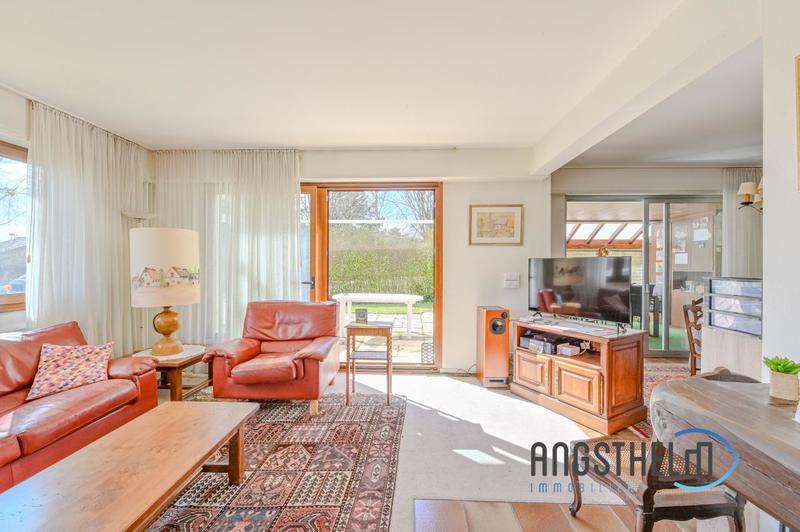 Maison - 218 m² - 8 pièces