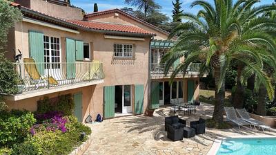Villa - 185 m² - 6 pièces